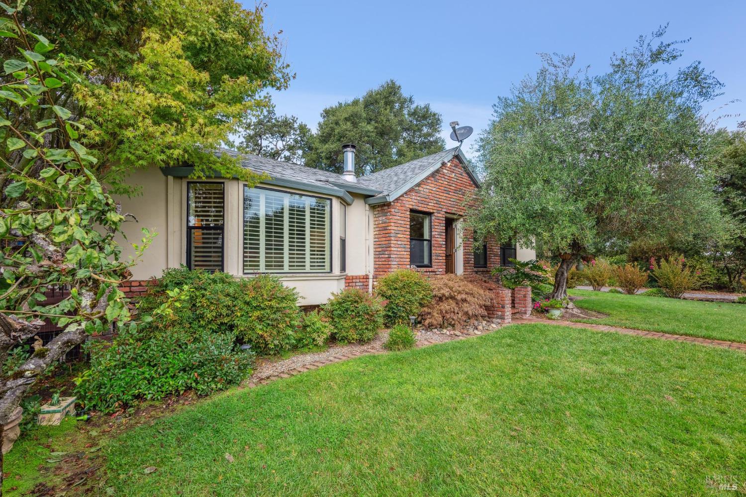 Detail Gallery Image 5 of 63 For 9760 Willow Ave, Cotati,  CA 94931 - 6 Beds | 4 Baths