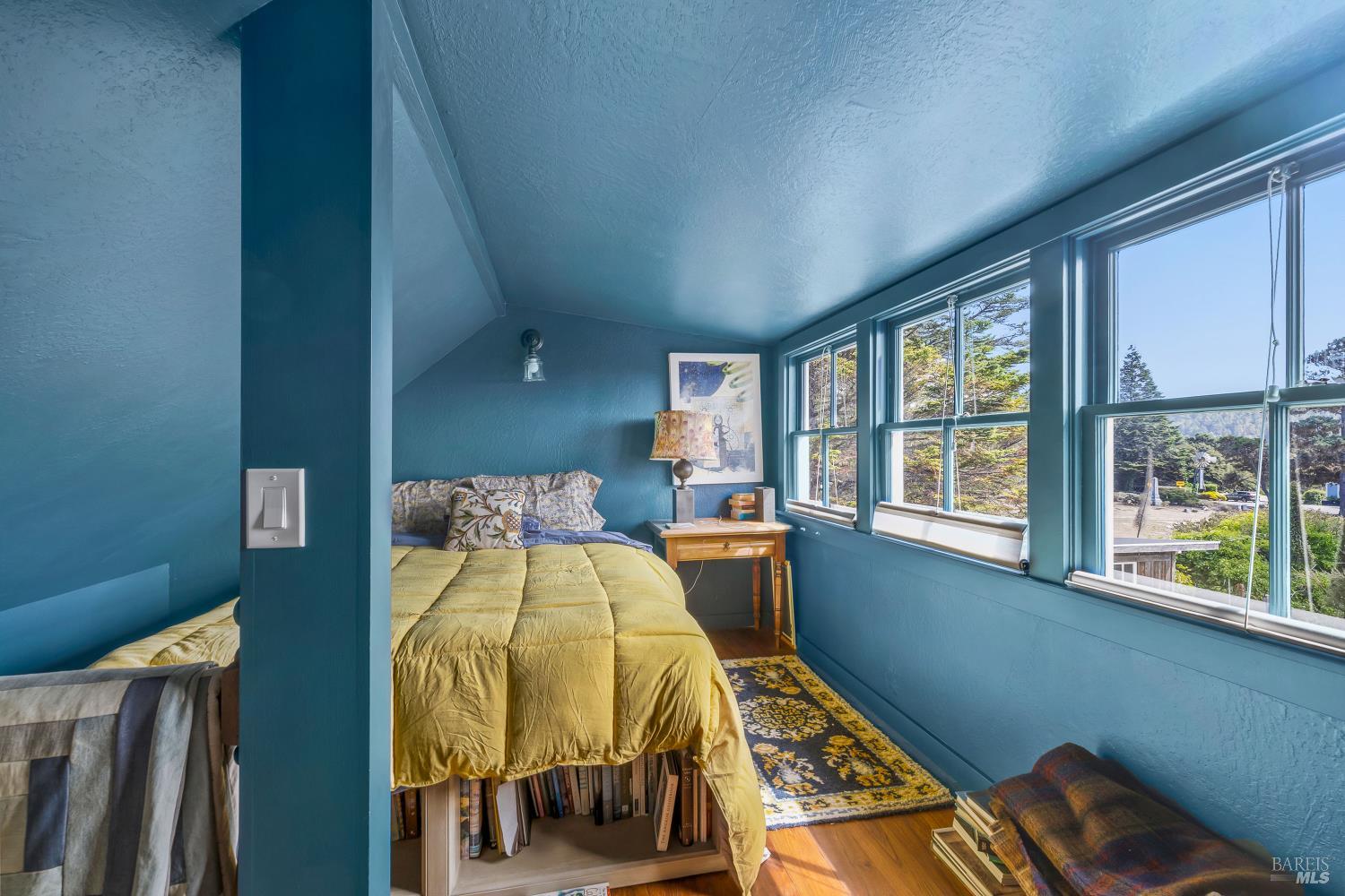 Detail Gallery Image 13 of 28 For 10501 Evergreen St, Mendocino,  CA 95460 - 2 Beds | 1 Baths