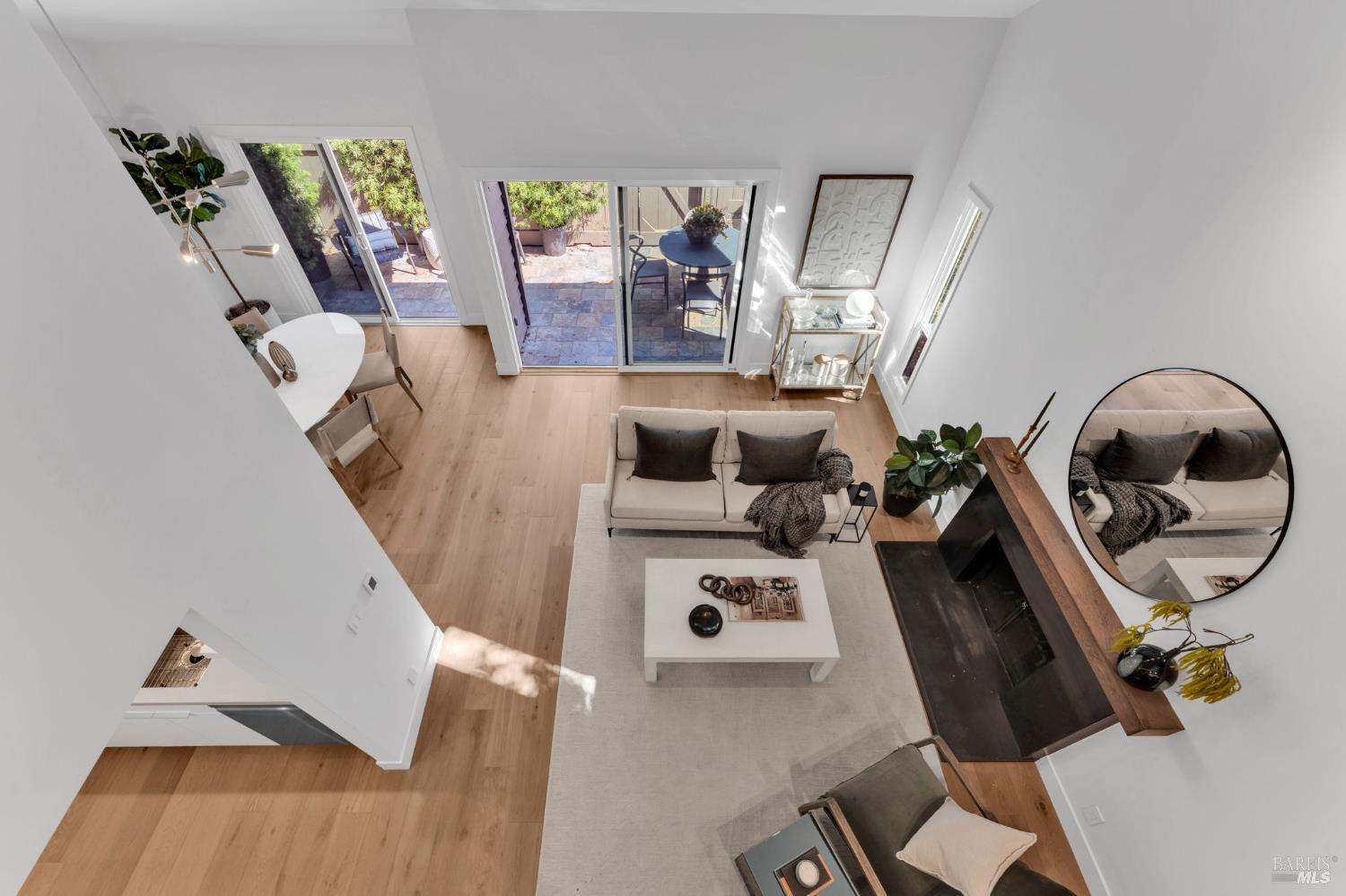 Detail Gallery Image 23 of 47 For 33 Willow Ln, Sausalito,  CA 94965 - 2 Beds | 2 Baths