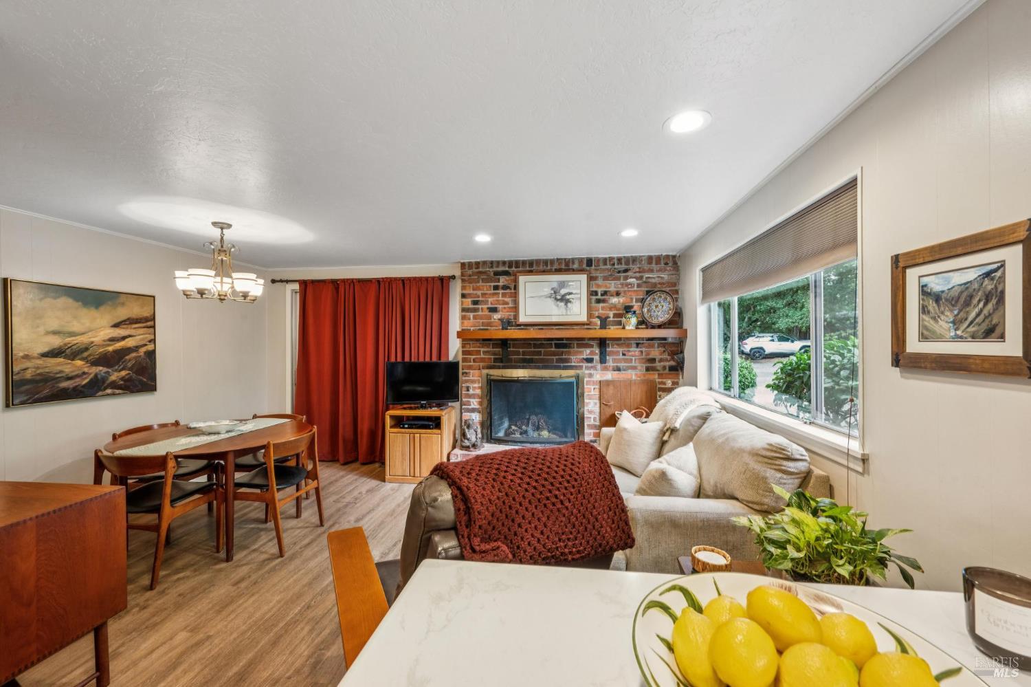 Detail Gallery Image 16 of 63 For 9760 Willow Ave, Cotati,  CA 94931 - 6 Beds | 4 Baths