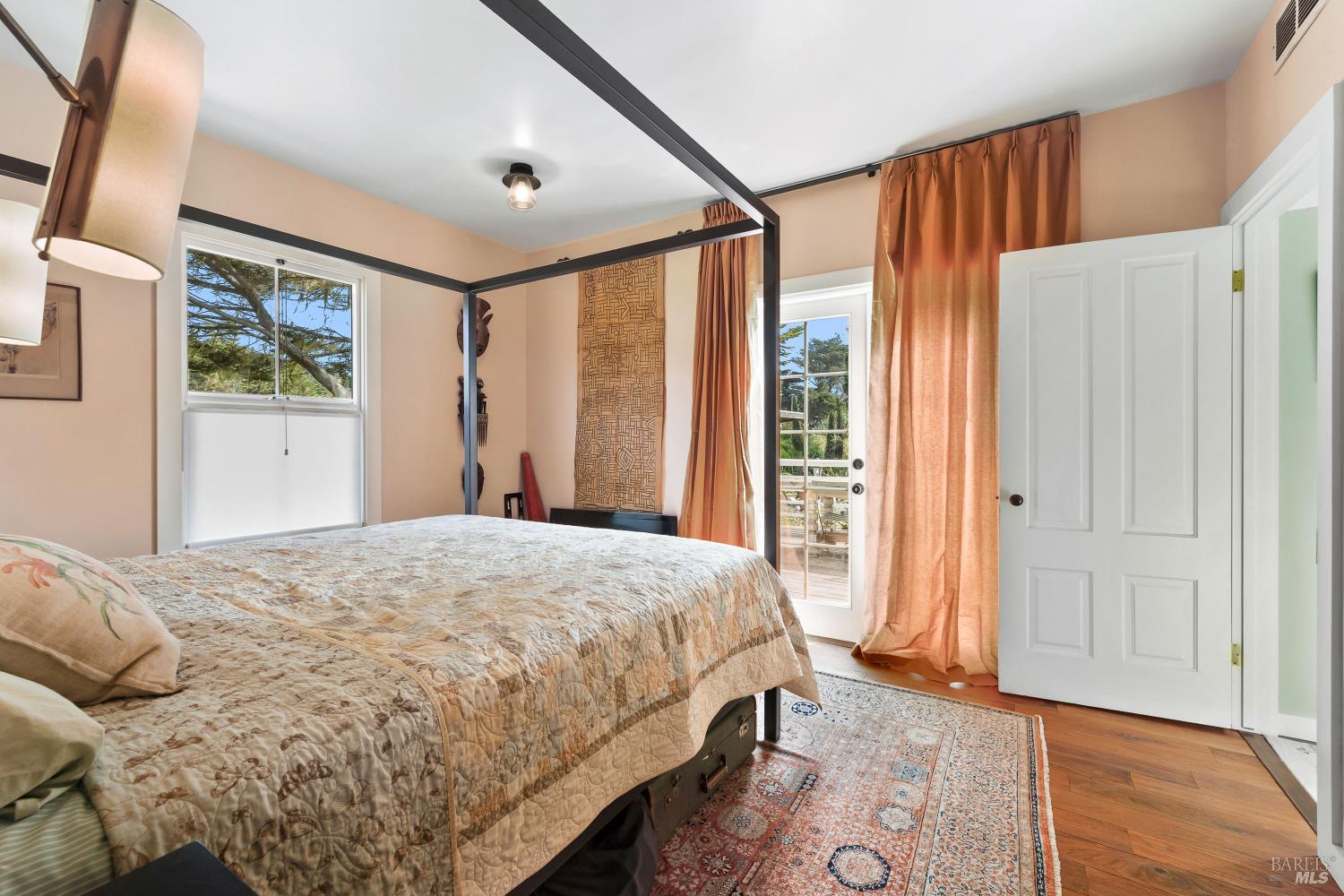 Detail Gallery Image 16 of 28 For 10501 Evergreen St, Mendocino,  CA 95460 - 2 Beds | 1 Baths