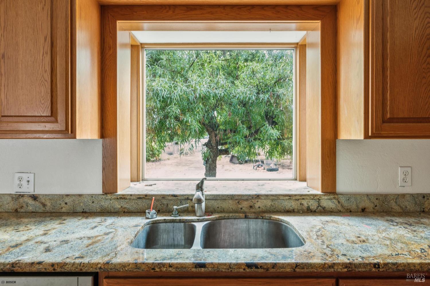 Detail Gallery Image 42 of 63 For 9760 Willow Ave, Cotati,  CA 94931 - 6 Beds | 4 Baths