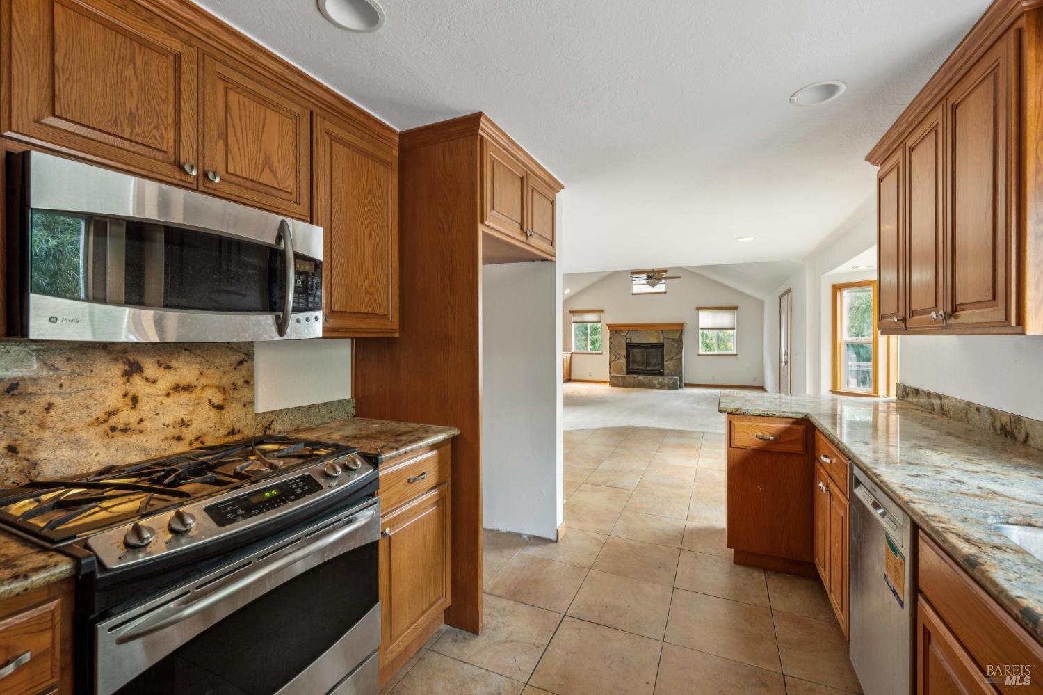 Detail Gallery Image 43 of 63 For 9760 Willow Ave, Cotati,  CA 94931 - 6 Beds | 4 Baths