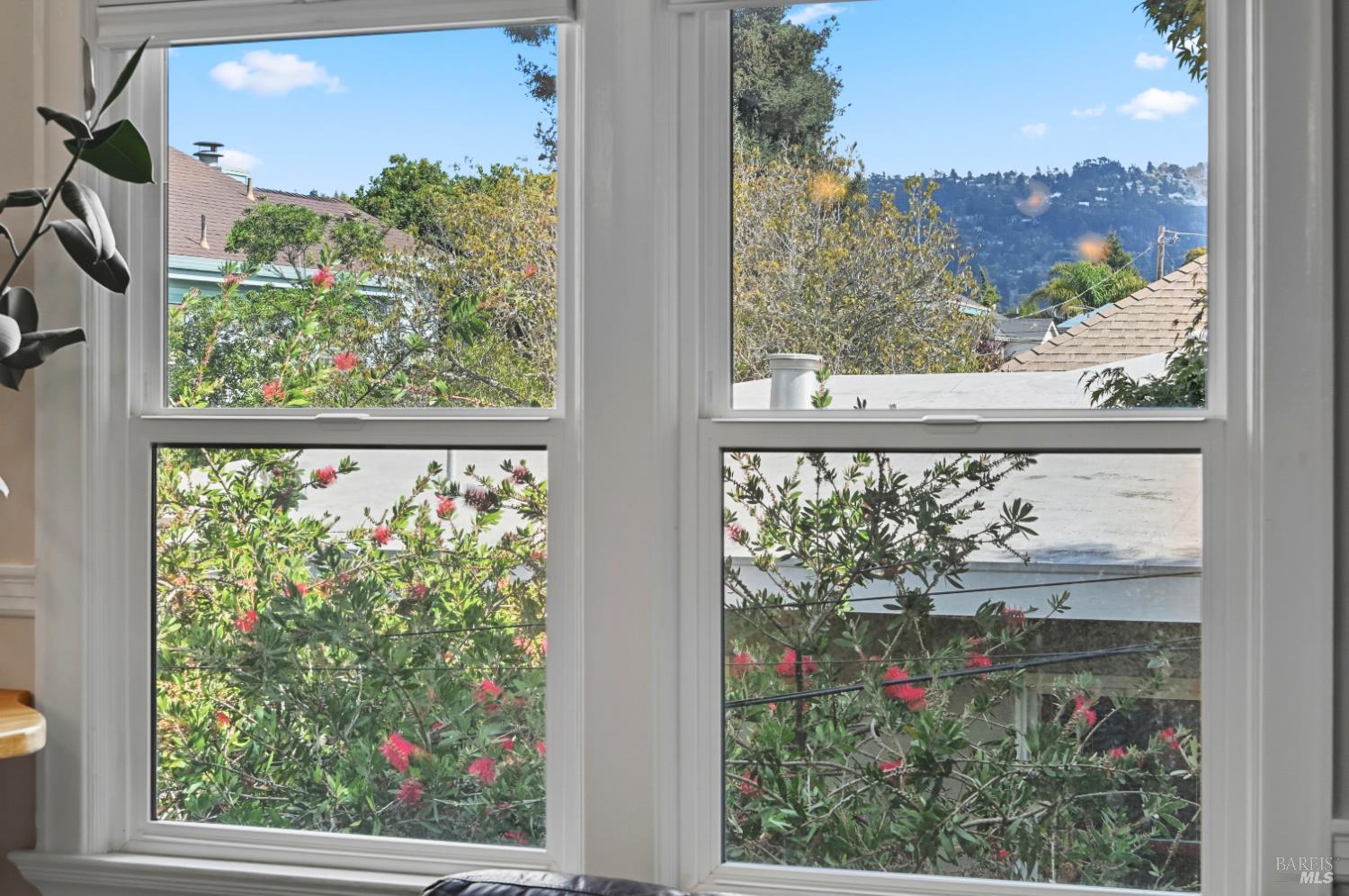 Detail Gallery Image 20 of 65 For 1117 Hearst Ave, Berkeley,  CA 94702 - 3 Beds | 2 Baths