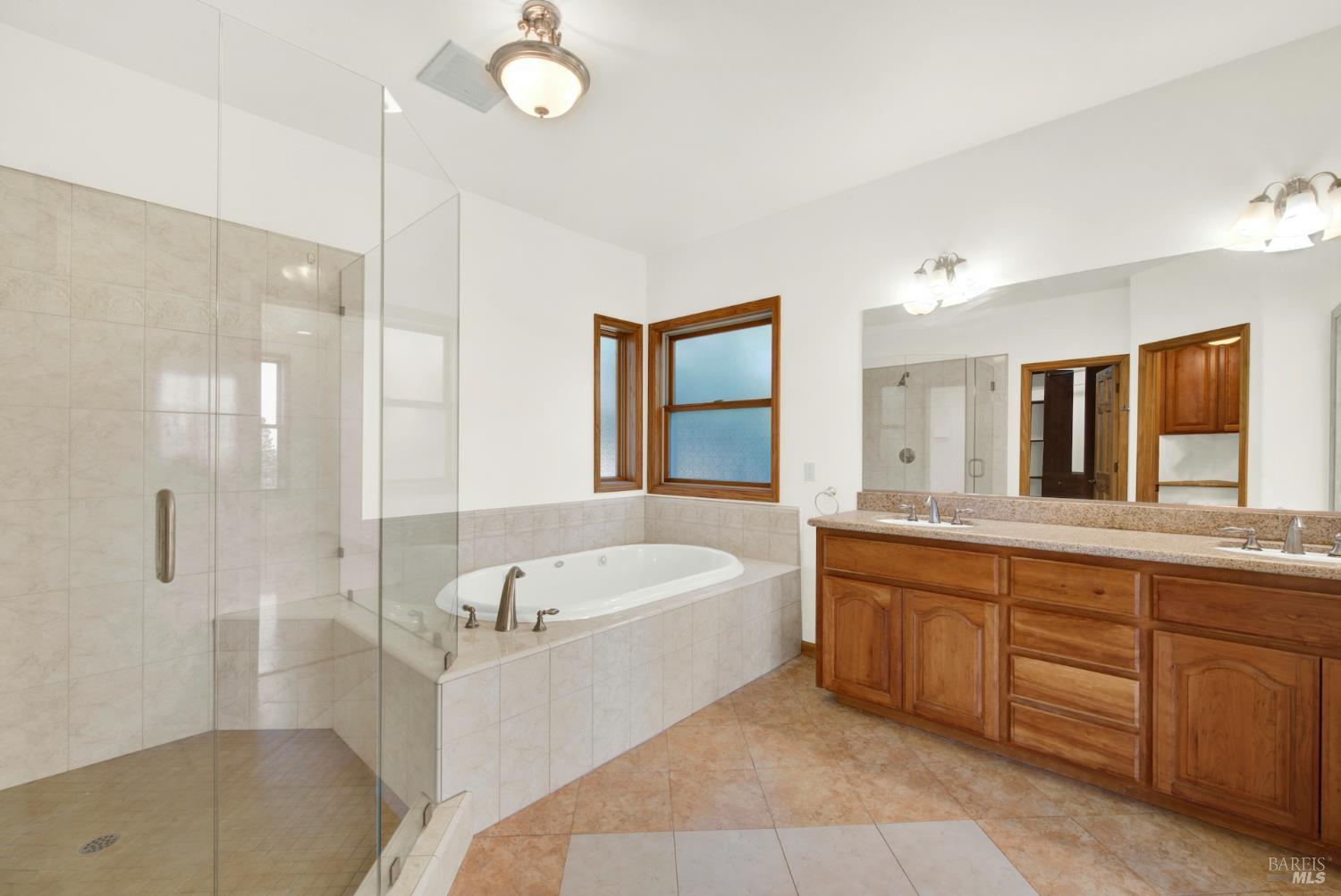 Detail Gallery Image 31 of 74 For 2136 Vineyard Hills Ct, Vacaville,  CA 95688 - 4 Beds | 3 Baths