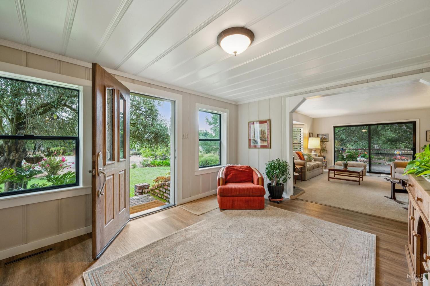 Detail Gallery Image 10 of 63 For 9760 Willow Ave, Cotati,  CA 94931 - 6 Beds | 4 Baths