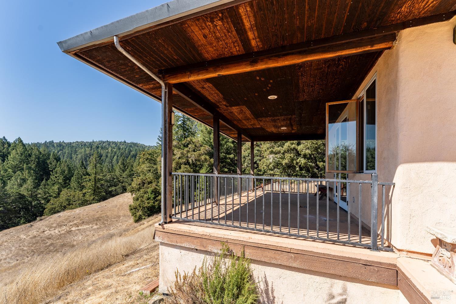Detail Gallery Image 21 of 34 For 4070 Williams Ranch Rd, Willits,  CA 95490 - 2 Beds | 2 Baths