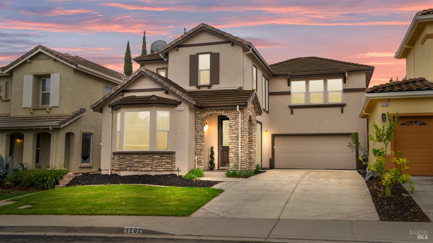 Detail Gallery Image 4 of 38 For 1202 Villaggio Cir, Vacaville,  CA 95688 - 3 Beds | 2/1 Baths