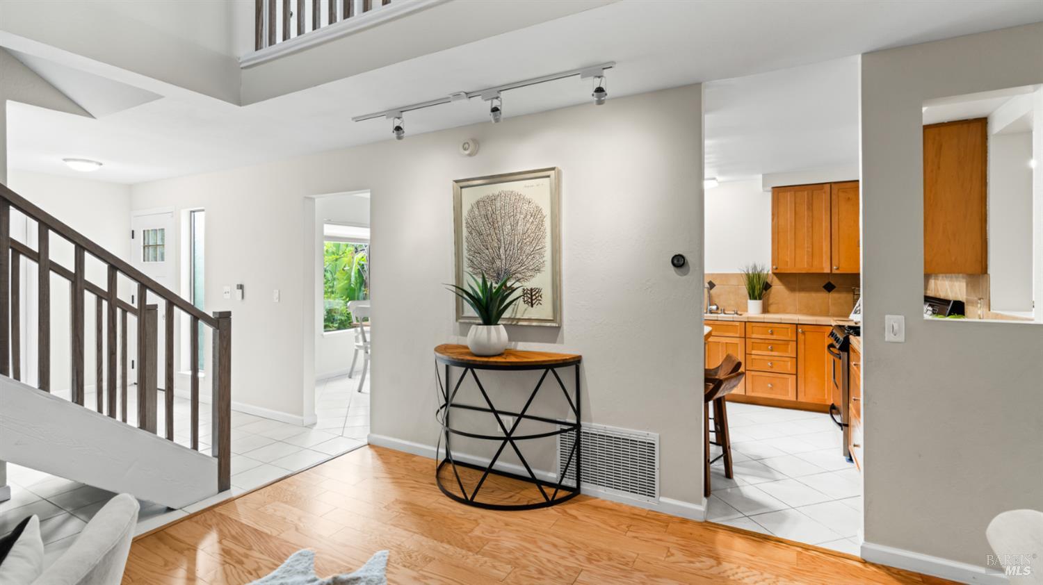 Detail Gallery Image 14 of 40 For 5 Charmaine Ct, Novato,  CA 94949 - 3 Beds | 2/1 Baths