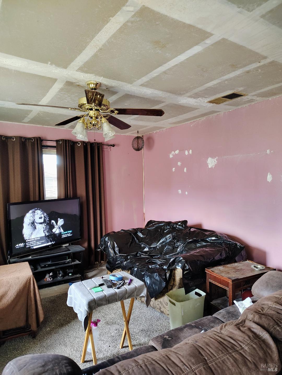 Detail Gallery Image 3 of 18 For 1113 Kellogg St, Suisun City,  CA 94585 - 4 Beds | 2 Baths