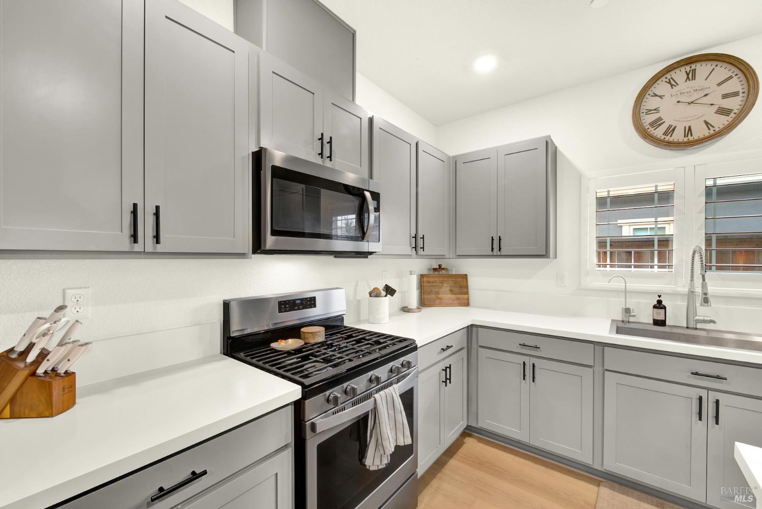 Detail Gallery Image 15 of 54 For 970 Camelia Dr, Dixon,  CA 95620 - 4 Beds | 2 Baths