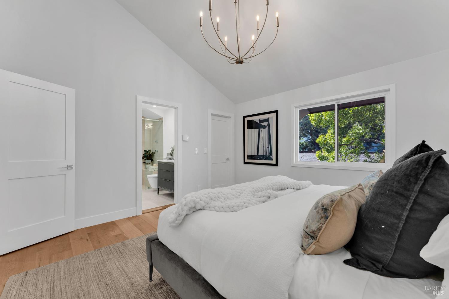 Detail Gallery Image 26 of 47 For 33 Willow Ln, Sausalito,  CA 94965 - 2 Beds | 2 Baths