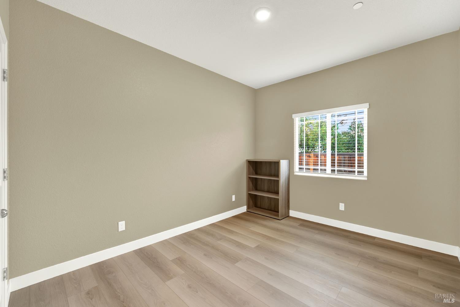 Detail Gallery Image 23 of 54 For 970 Camelia Dr, Dixon,  CA 95620 - 4 Beds | 2 Baths