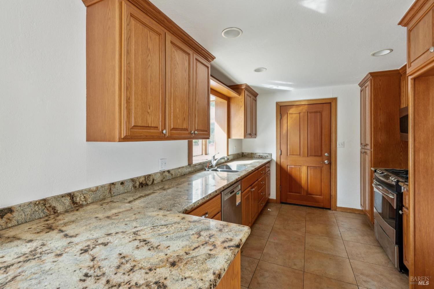 Detail Gallery Image 41 of 63 For 9760 Willow Ave, Cotati,  CA 94931 - 6 Beds | 4 Baths