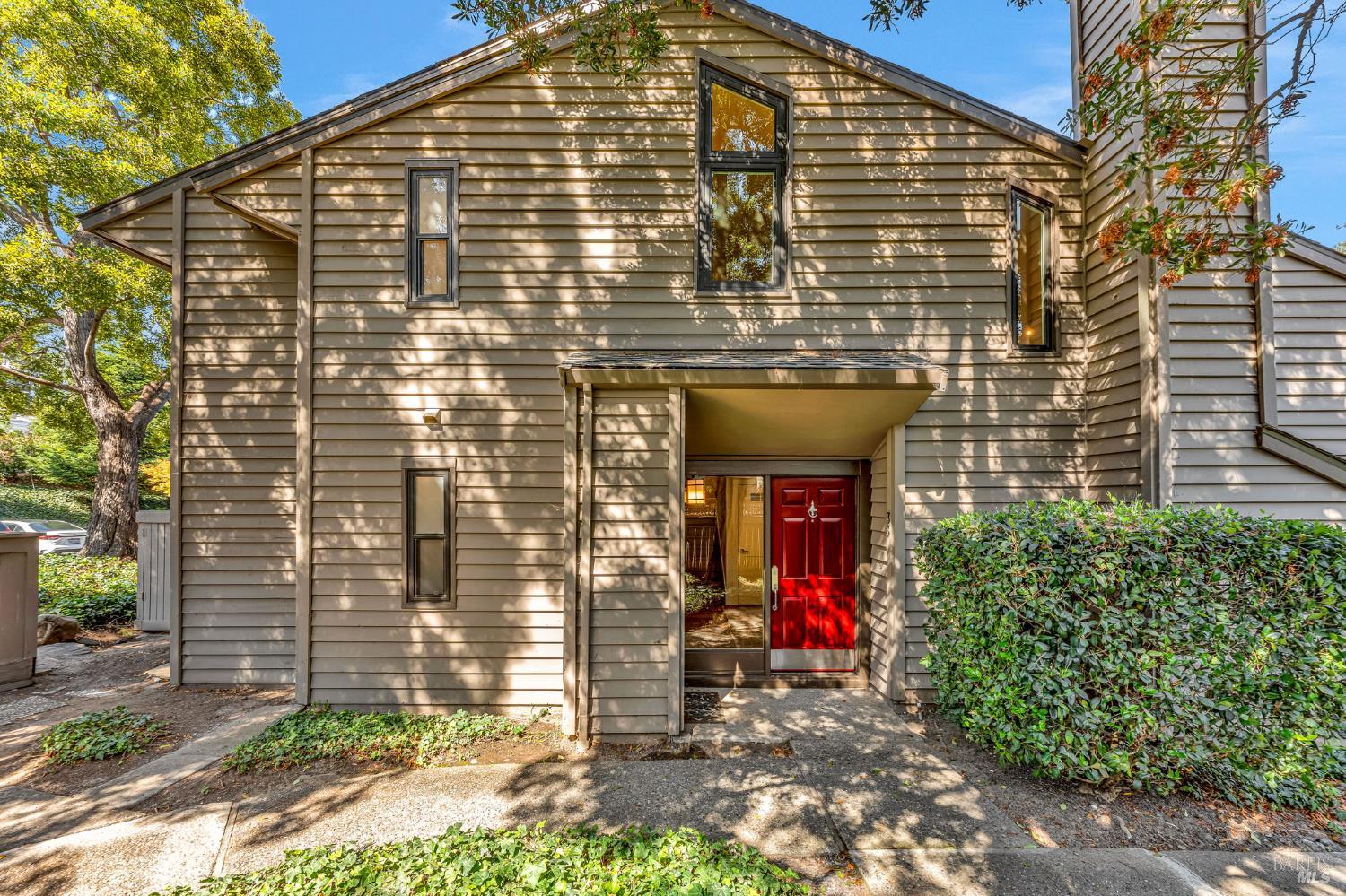 Detail Gallery Image 41 of 47 For 33 Willow Ln, Sausalito,  CA 94965 - 2 Beds | 2 Baths