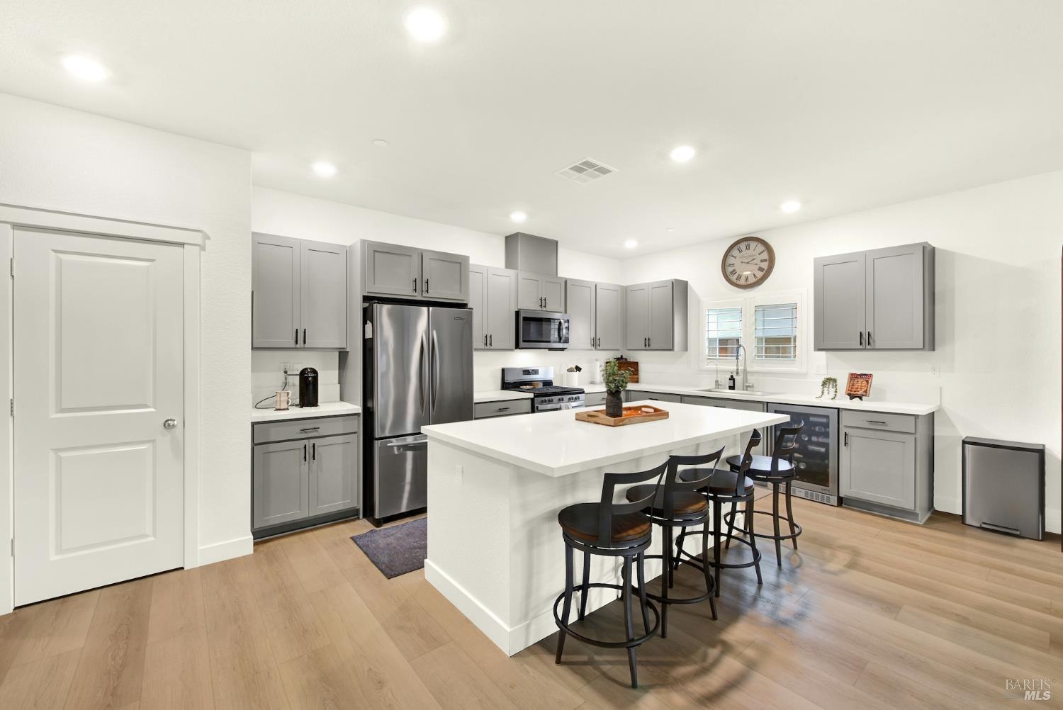 Detail Gallery Image 12 of 54 For 970 Camelia Dr, Dixon,  CA 95620 - 4 Beds | 2 Baths