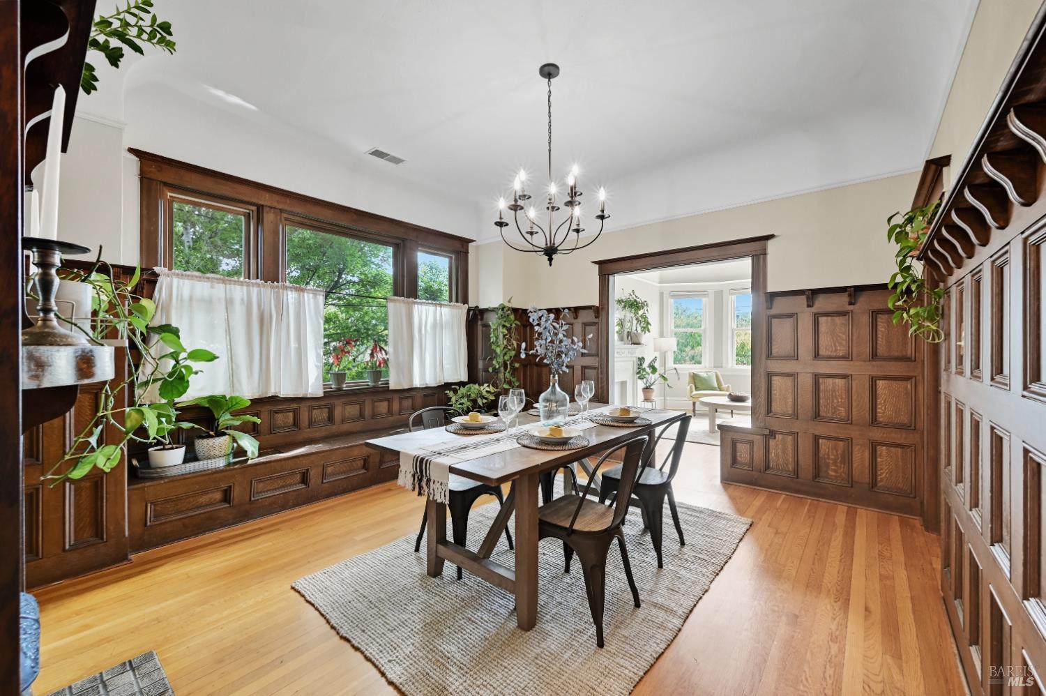 Detail Gallery Image 11 of 65 For 1117 Hearst Ave, Berkeley,  CA 94702 - 3 Beds | 2 Baths