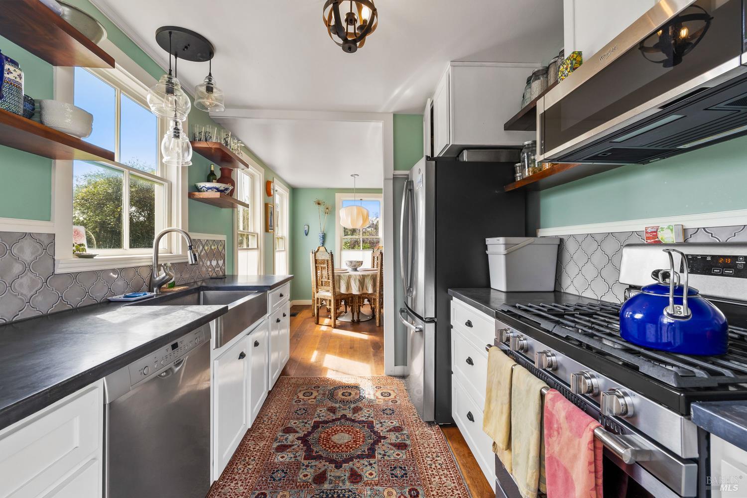 Detail Gallery Image 10 of 28 For 10501 Evergreen St, Mendocino,  CA 95460 - 2 Beds | 1 Baths