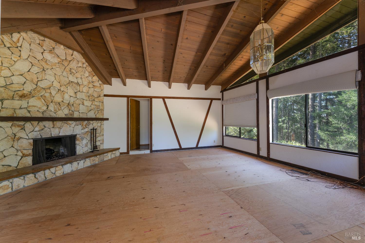 Detail Gallery Image 8 of 56 For 20201 Manzanita Dr, Willits,  CA 95490 - 3 Beds | 2 Baths