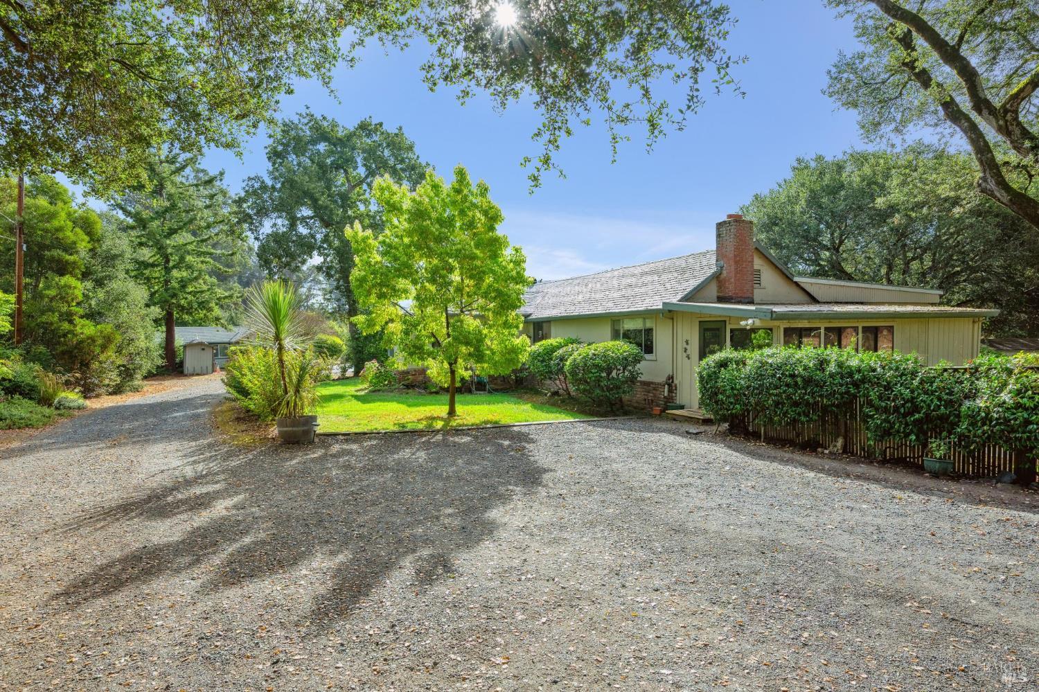 Detail Gallery Image 3 of 63 For 9760 Willow Ave, Cotati,  CA 94931 - 6 Beds | 4 Baths