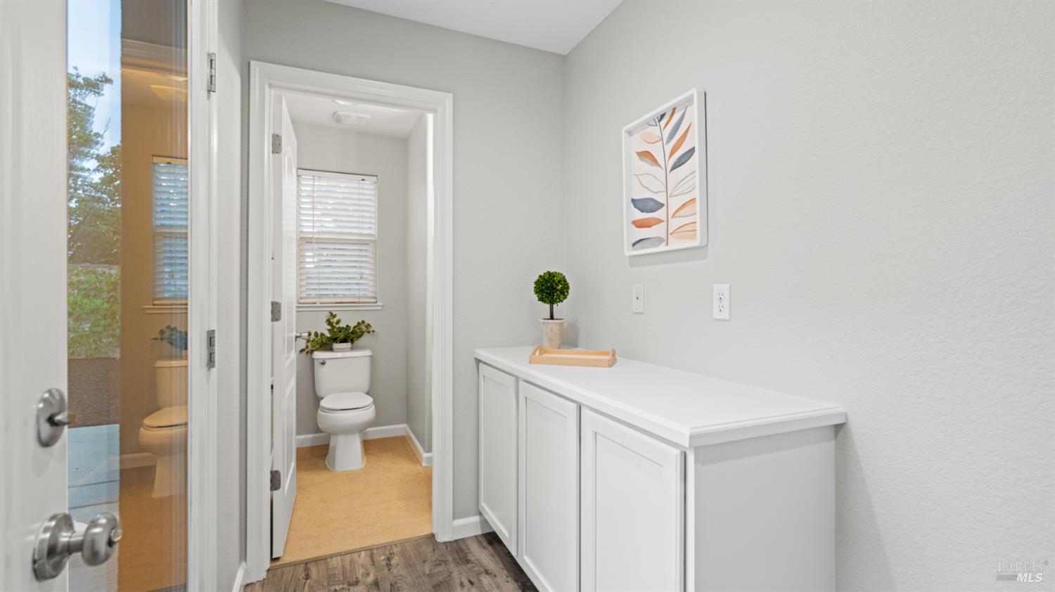 Detail Gallery Image 11 of 38 For 1202 Villaggio Cir, Vacaville,  CA 95688 - 3 Beds | 2/1 Baths