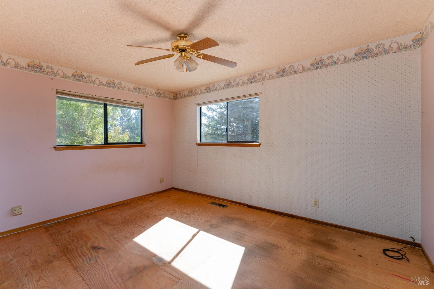 Detail Gallery Image 13 of 56 For 20201 Manzanita Dr, Willits,  CA 95490 - 3 Beds | 2 Baths