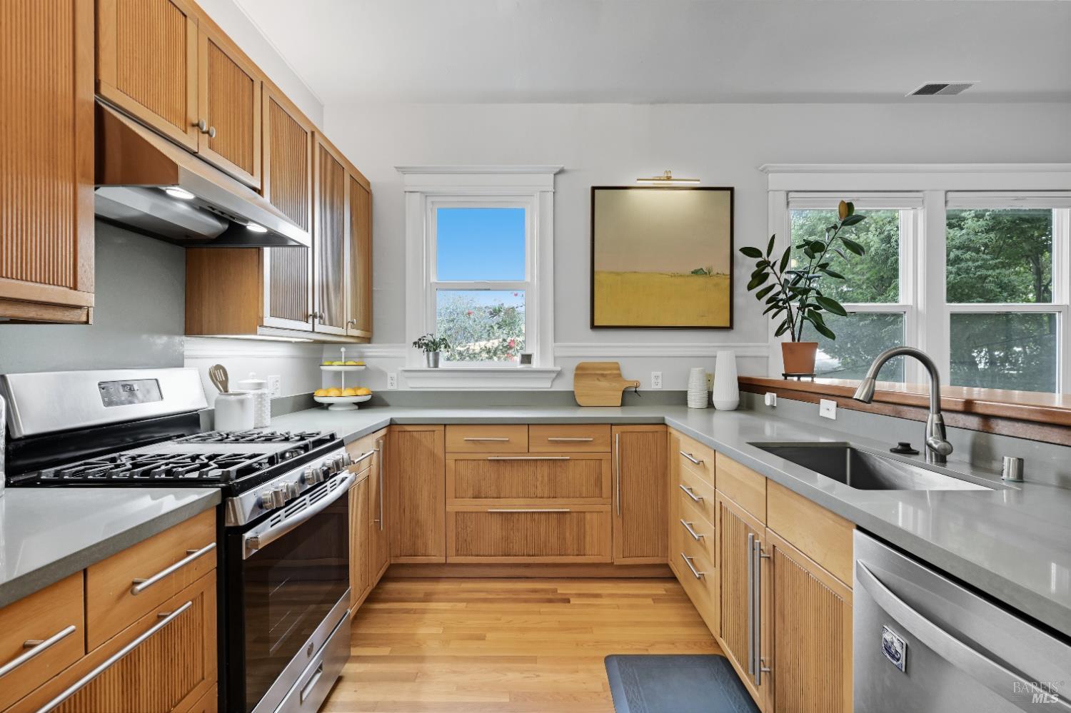 Detail Gallery Image 24 of 65 For 1117 Hearst Ave, Berkeley,  CA 94702 - 3 Beds | 2 Baths