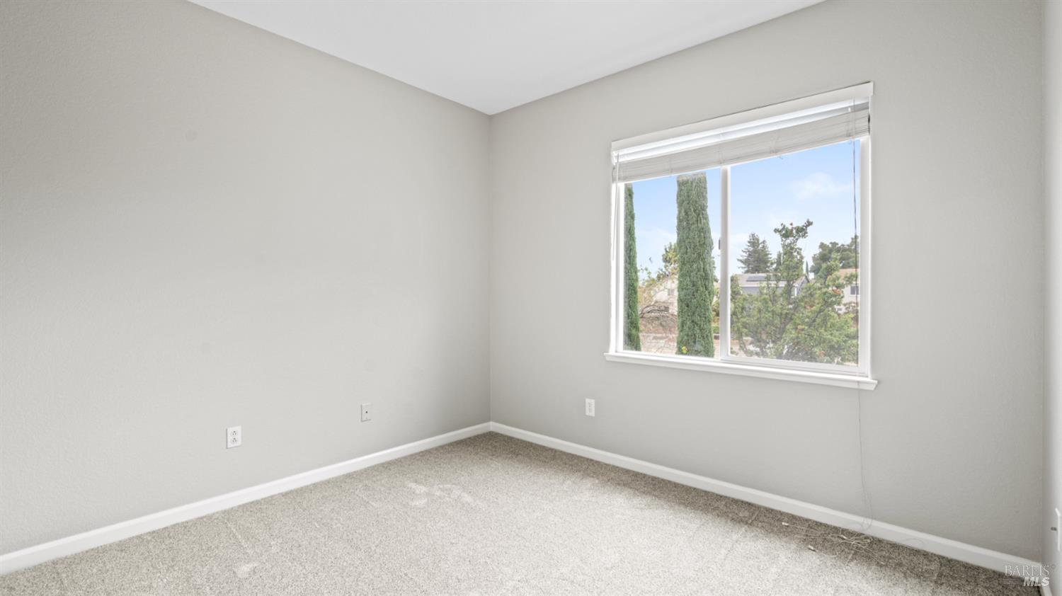 Detail Gallery Image 24 of 38 For 1202 Villaggio Cir, Vacaville,  CA 95688 - 3 Beds | 2/1 Baths