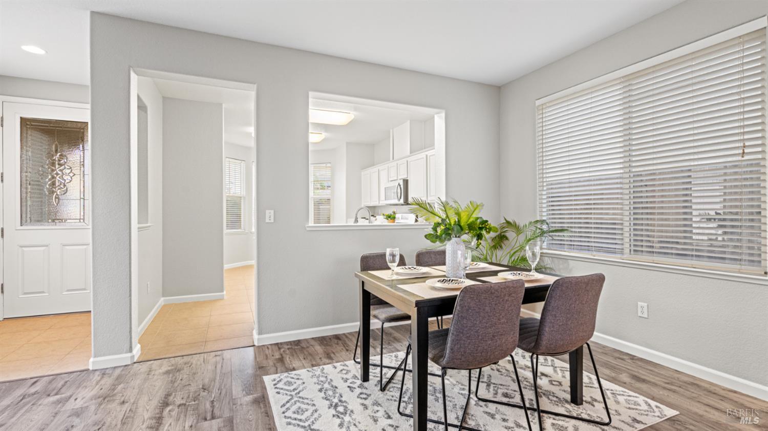 Detail Gallery Image 13 of 38 For 1202 Villaggio Cir, Vacaville,  CA 95688 - 3 Beds | 2/1 Baths