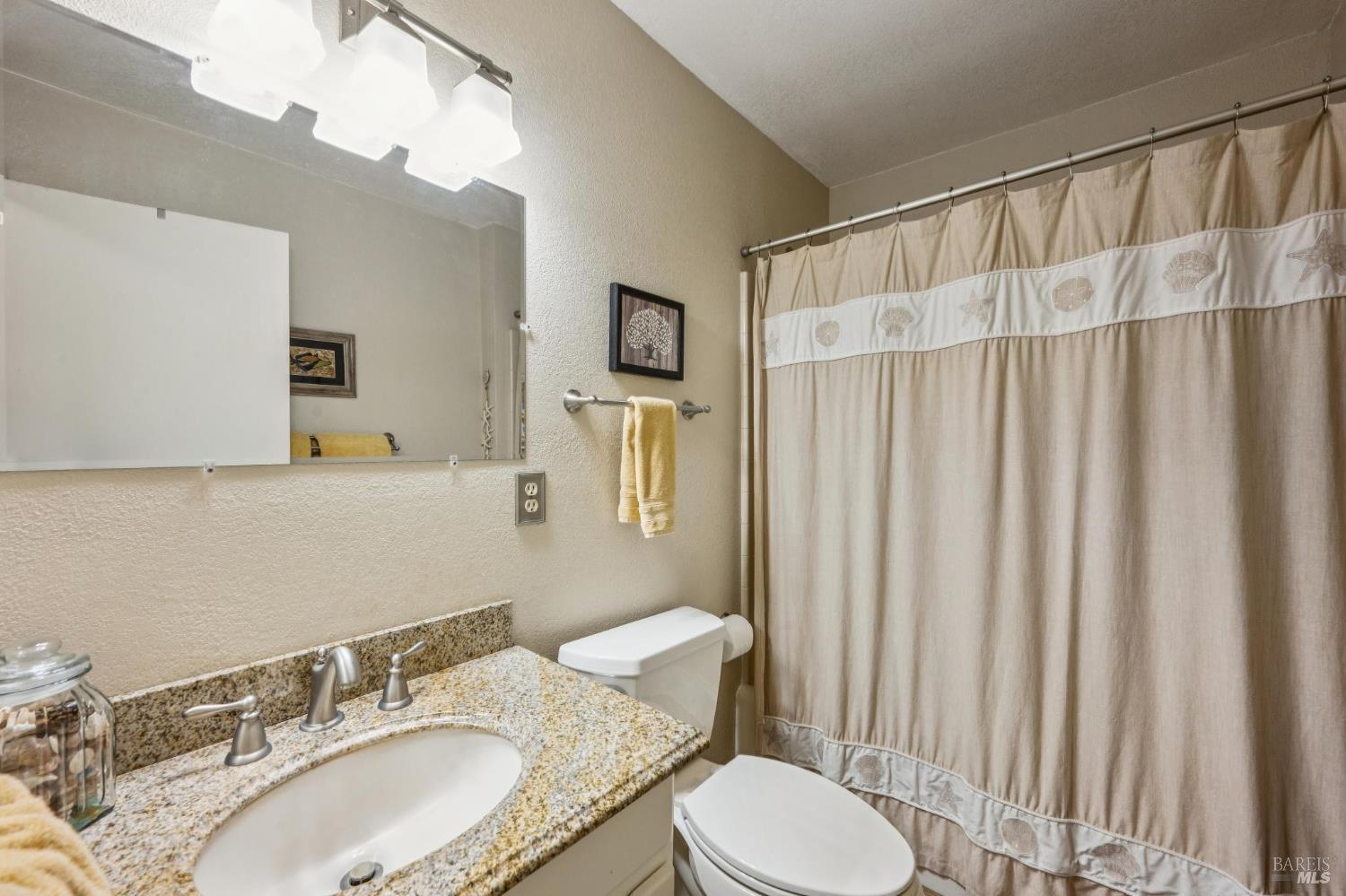 Detail Gallery Image 22 of 63 For 9760 Willow Ave, Cotati,  CA 94931 - 6 Beds | 4 Baths