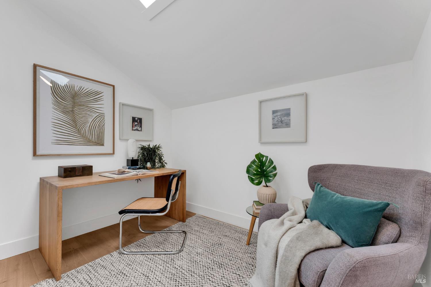 Detail Gallery Image 24 of 47 For 33 Willow Ln, Sausalito,  CA 94965 - 2 Beds | 2 Baths