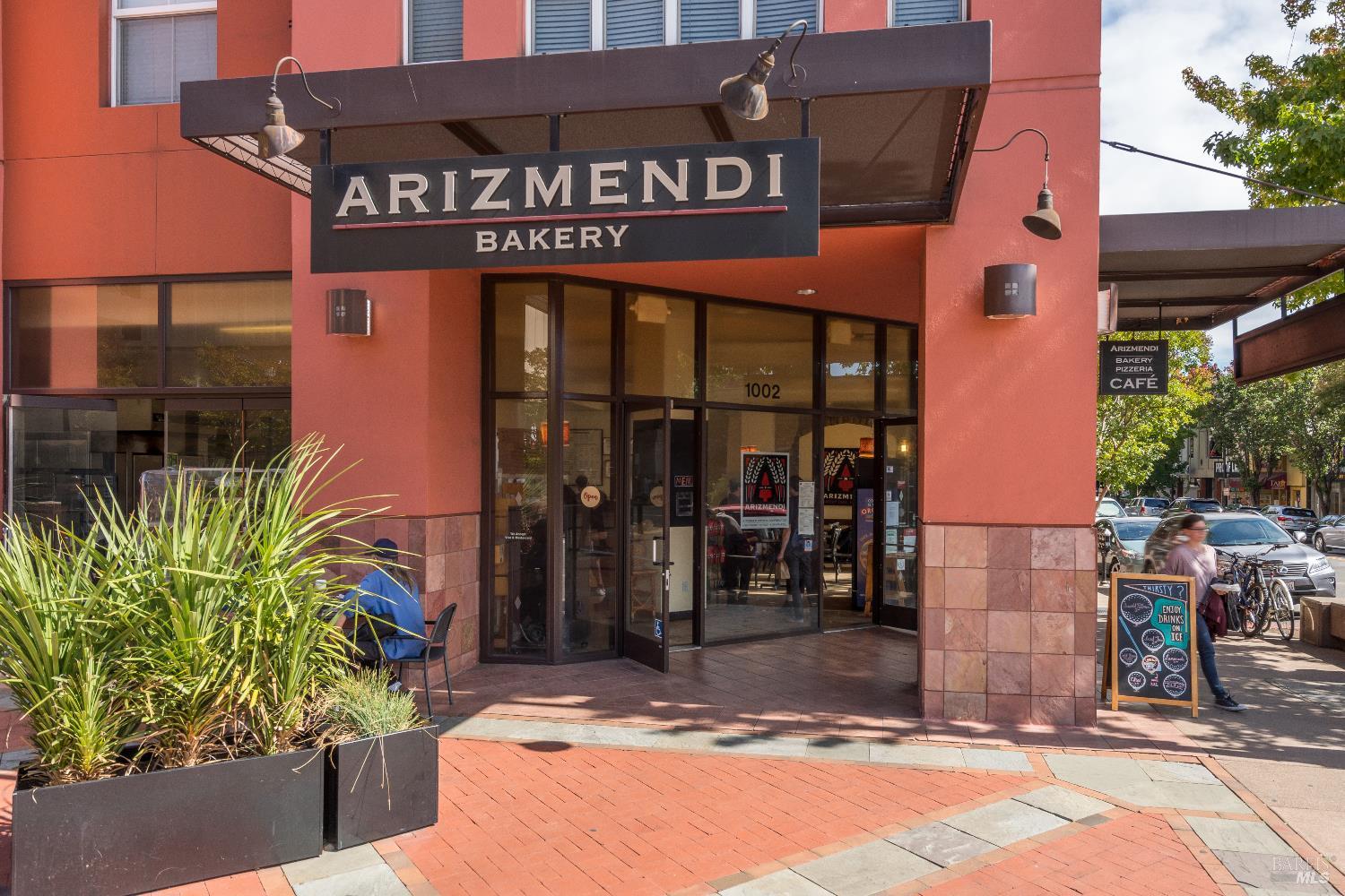 Detail Gallery Image 13 of 21 For 19 Tarrant Ct, San Rafael,  CA 94903 - 3 Beds | 2 Baths