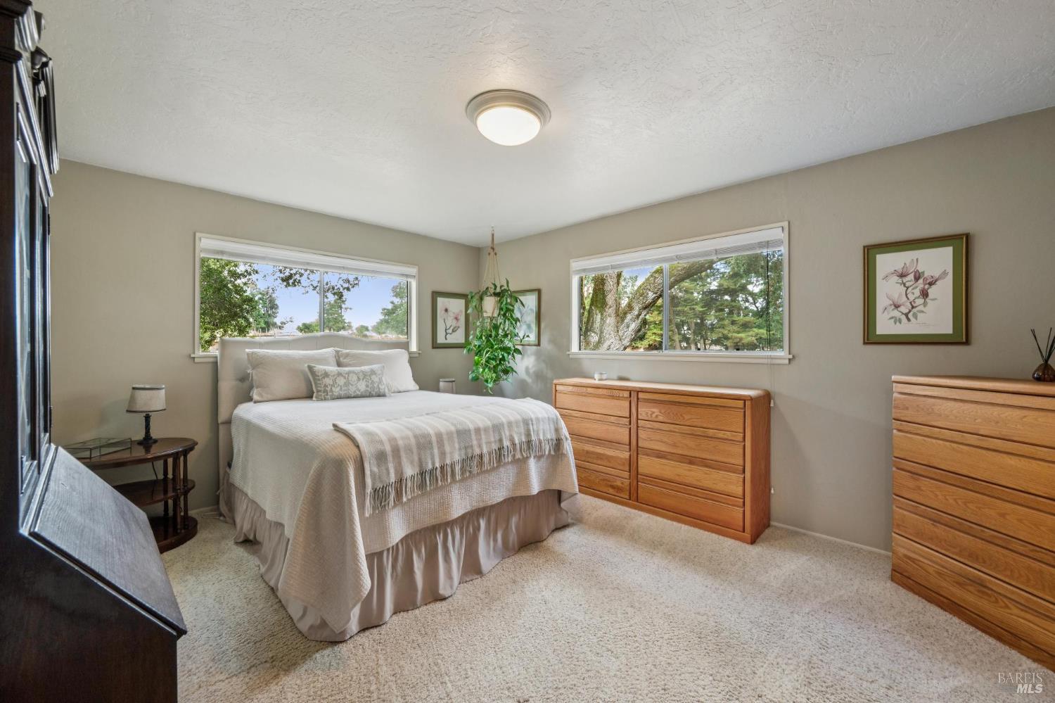 Detail Gallery Image 23 of 63 For 9760 Willow Ave, Cotati,  CA 94931 - 6 Beds | 4 Baths