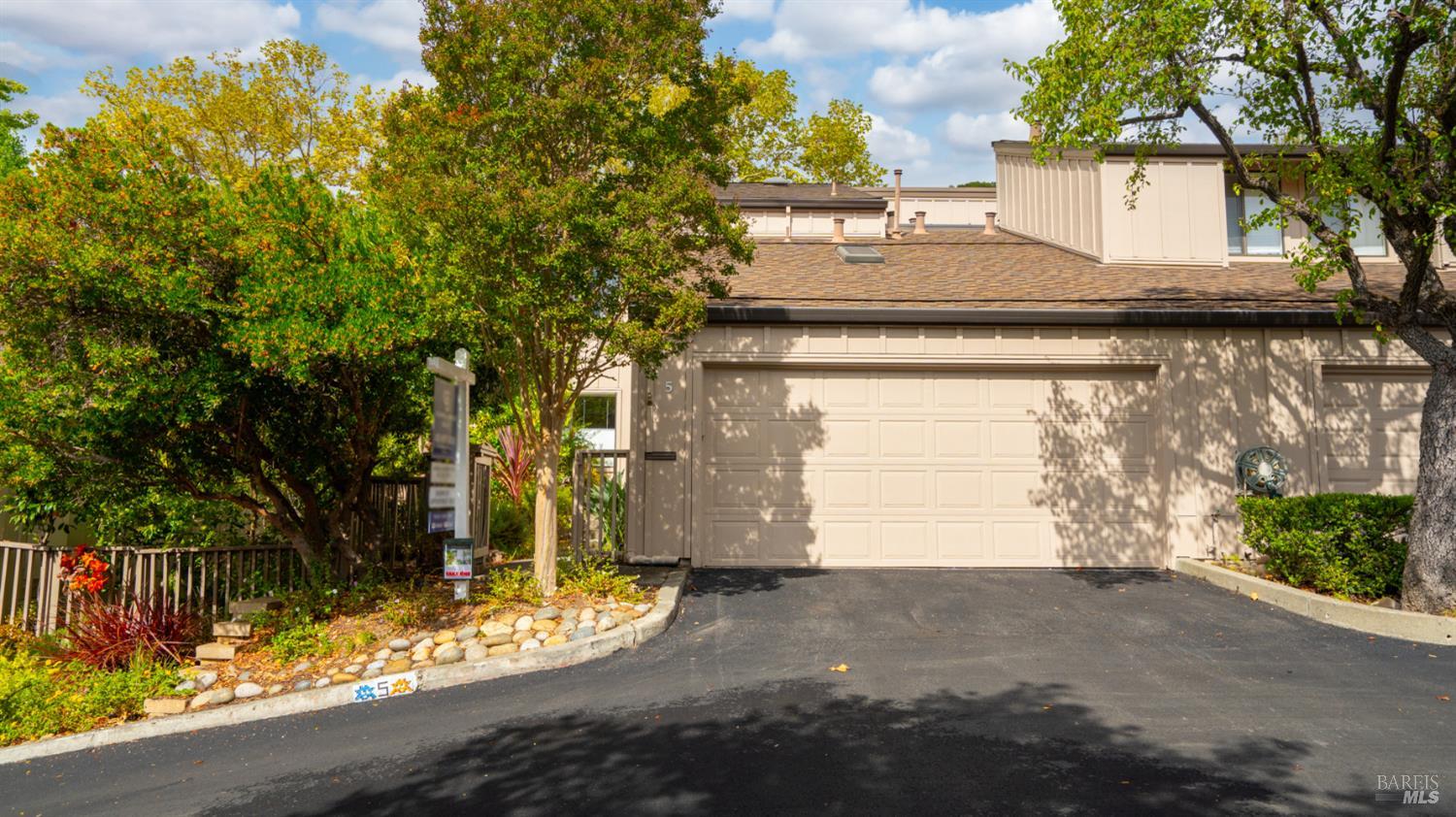 Detail Gallery Image 37 of 40 For 5 Charmaine Ct, Novato,  CA 94949 - 3 Beds | 2/1 Baths