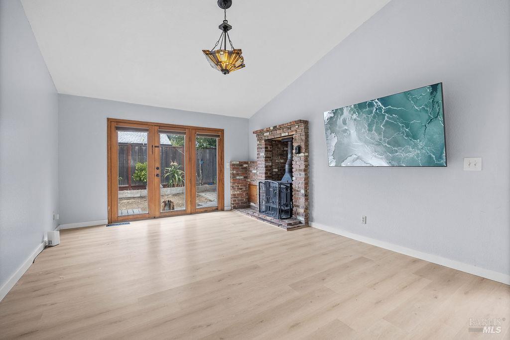 Detail Gallery Image 2 of 30 For 1374 Gaspar Ct, Rohnert Park,  CA 94928 - 3 Beds | 2 Baths