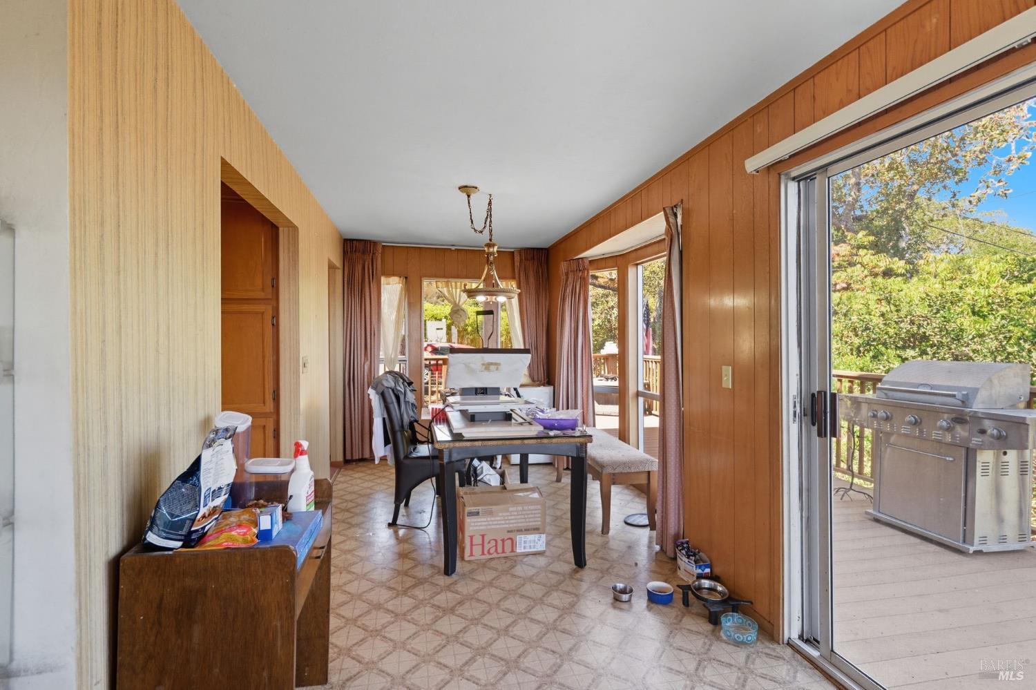 Detail Gallery Image 16 of 34 For 1 Green Point Ln, Novato,  CA 94945 - 3 Beds | 3/1 Baths