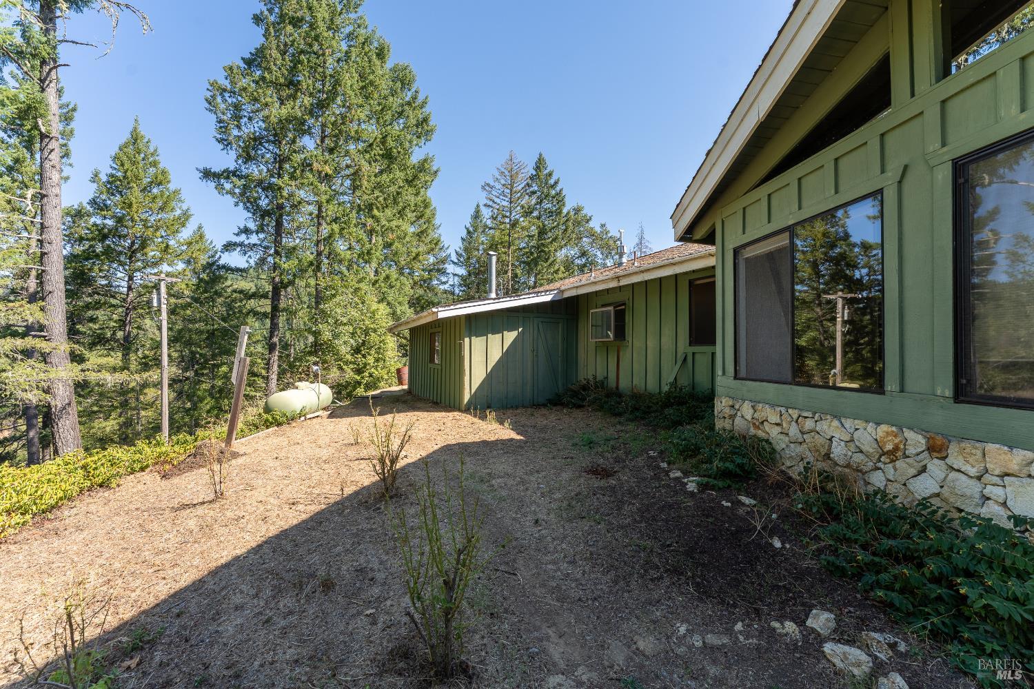Detail Gallery Image 32 of 41 For 20201 Manzanita Dr, Willits,  CA 95490 - 3 Beds | 2 Baths