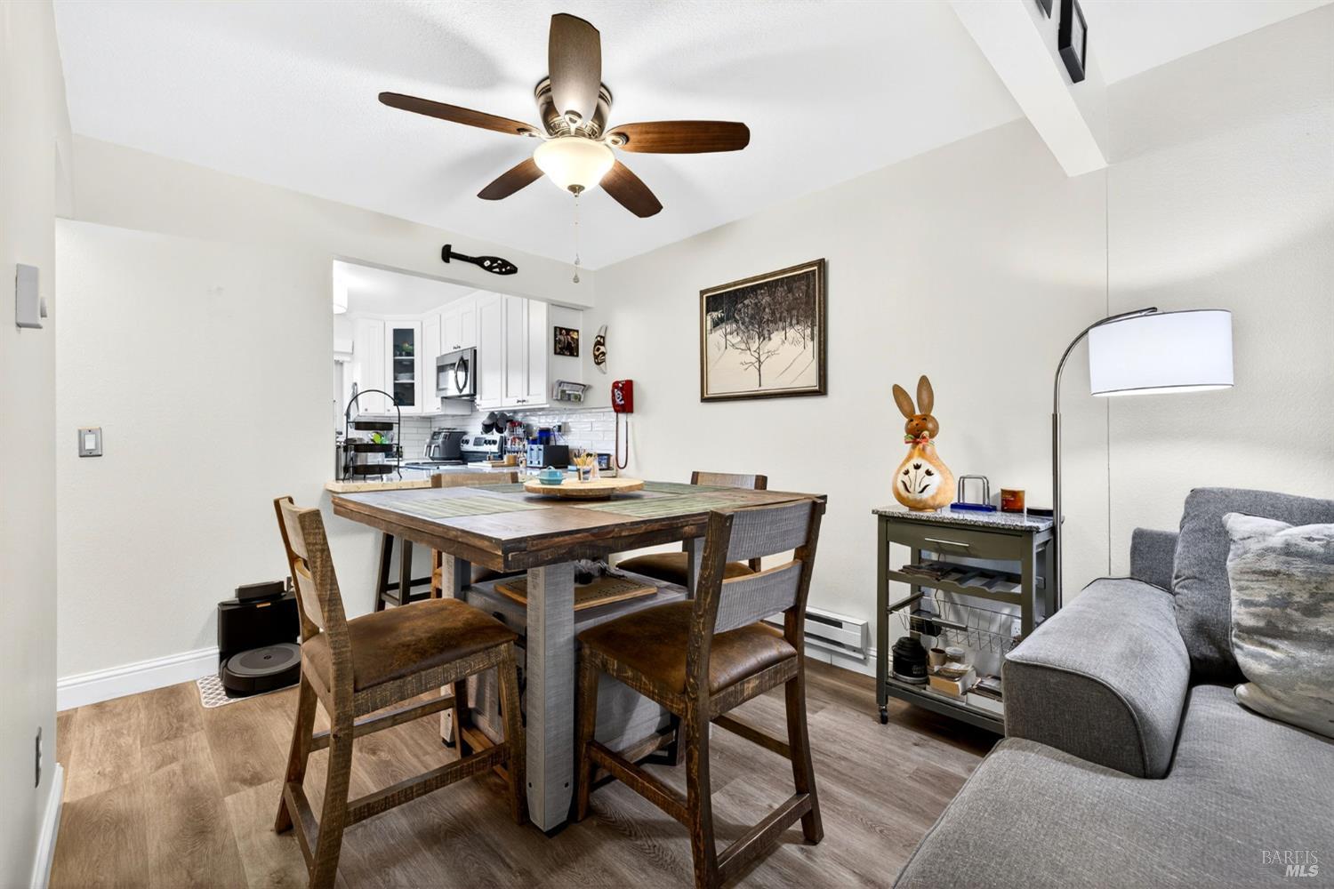 Detail Gallery Image 11 of 22 For 1501 Parkway Dr, Rohnert Park,  CA 94928 - 2 Beds | 1/1 Baths