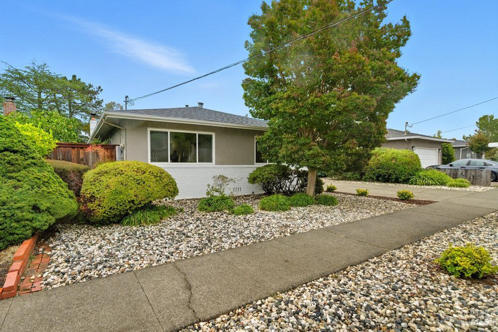 Detail Gallery Image 30 of 36 For 934 Las Pavadas Ave, San Rafael,  CA 94903 - 3 Beds | 2 Baths