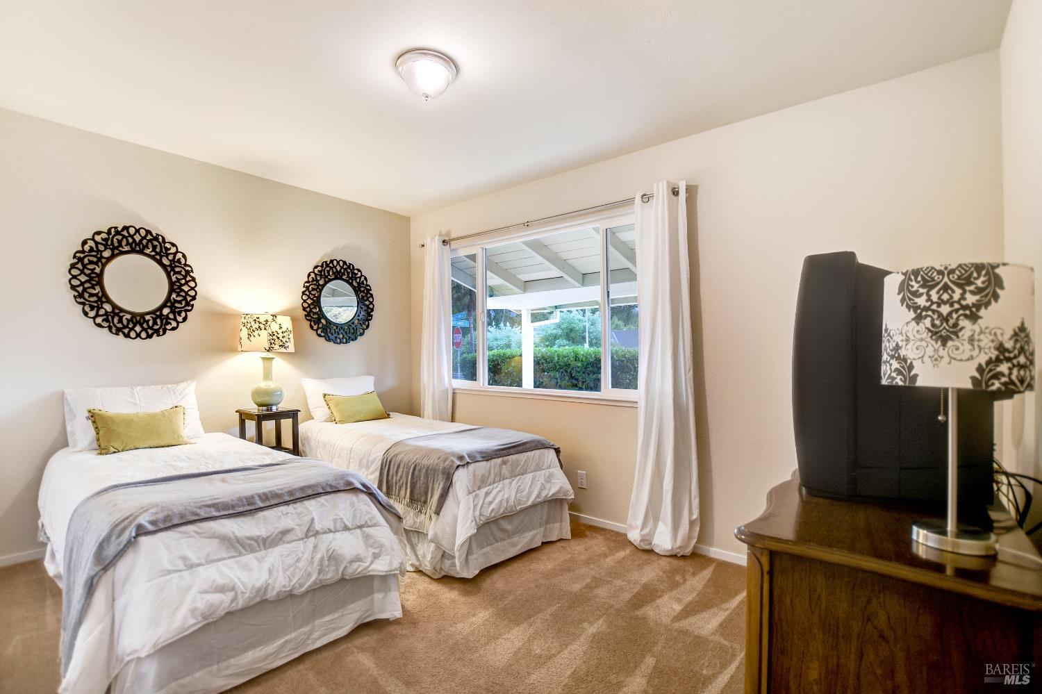 Detail Gallery Image 17 of 24 For 284 Valley Oaks Dr, Santa Rosa,  CA 95409 - 2 Beds | 2 Baths