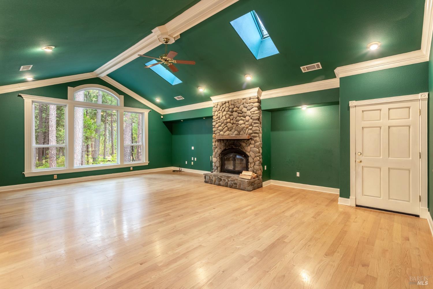 Detail Gallery Image 16 of 48 For 31051 Woodridge Dr, Shingletown,  CA 96088 - 4 Beds | 3 Baths