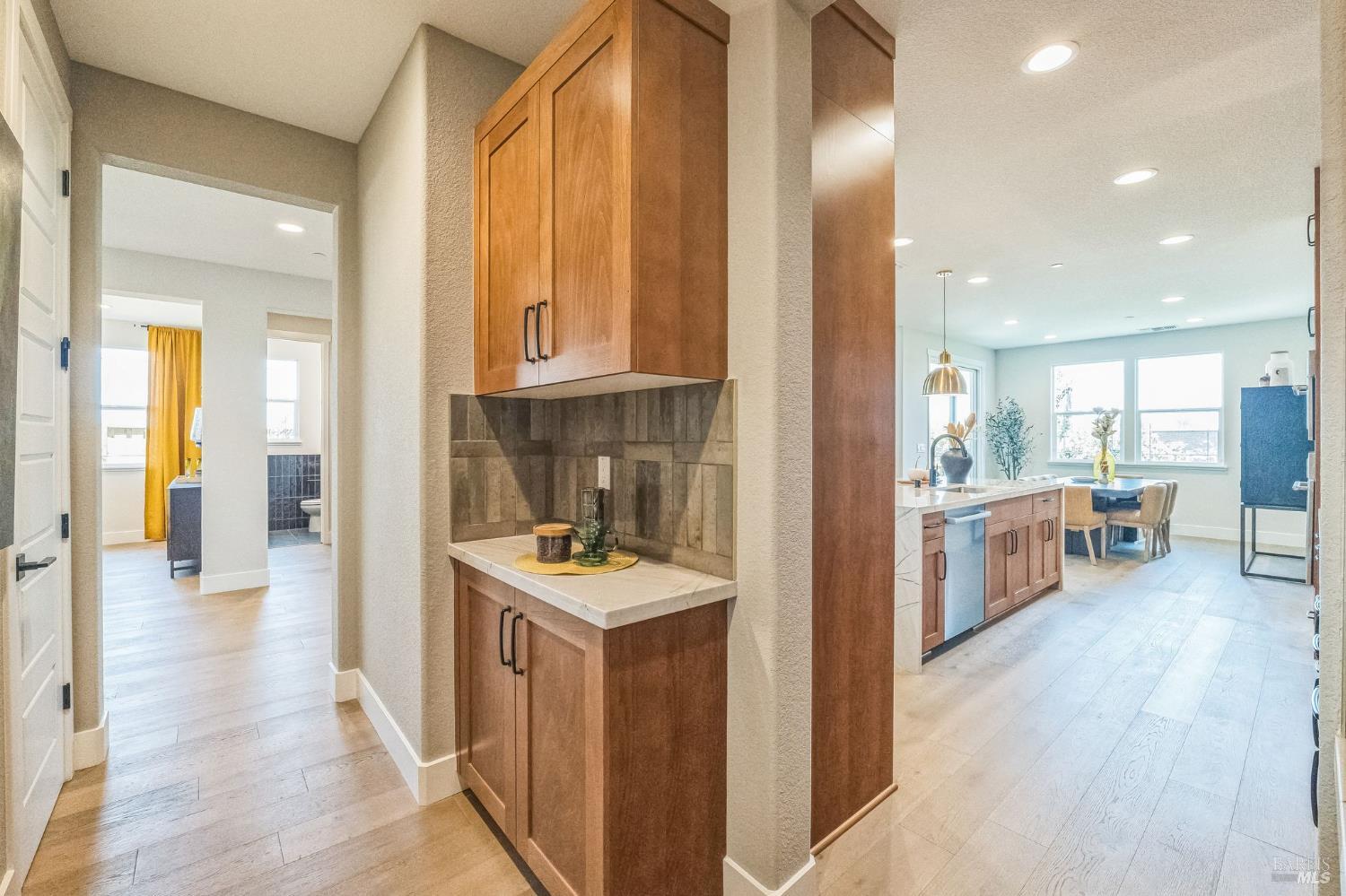 Detail Gallery Image 11 of 33 For 400 June Ct, Oakley,  CA 94561 - 5 Beds | 4/1 Baths