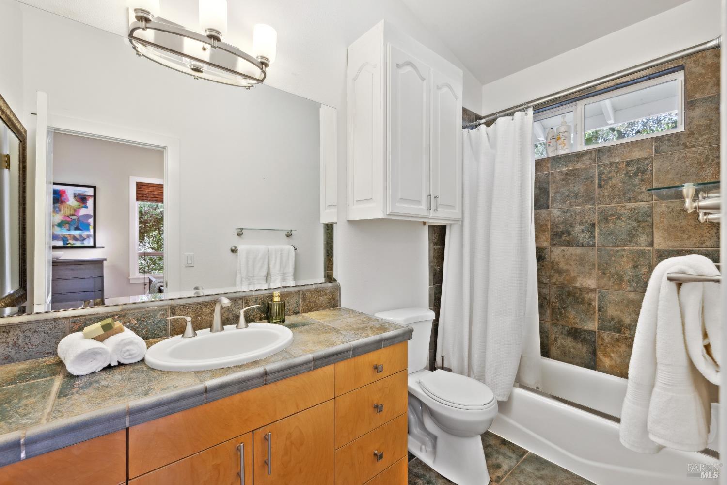 Detail Gallery Image 9 of 72 For 3750 Deer Meadow Ln, Occidental,  CA 95465 - 3 Beds | 3 Baths