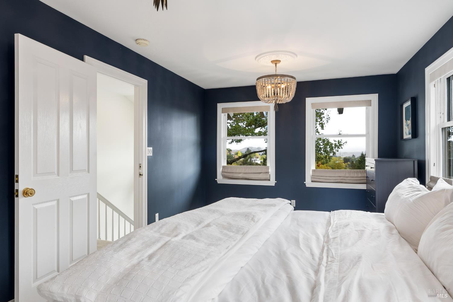 Detail Gallery Image 25 of 46 For 310 Redwood Ave, Corte Madera,  CA 94925 - 3 Beds | 2/1 Baths