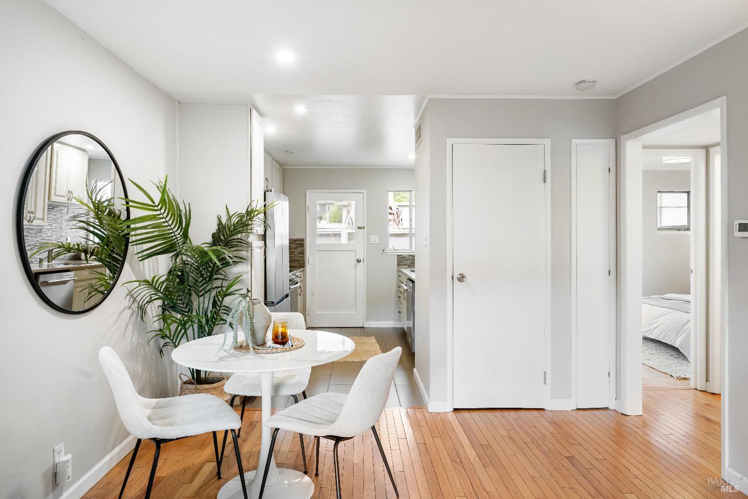 Detail Gallery Image 6 of 18 For 61 Pixley Ave #3,  Corte Madera,  CA 94925 - 2 Beds | 1 Baths