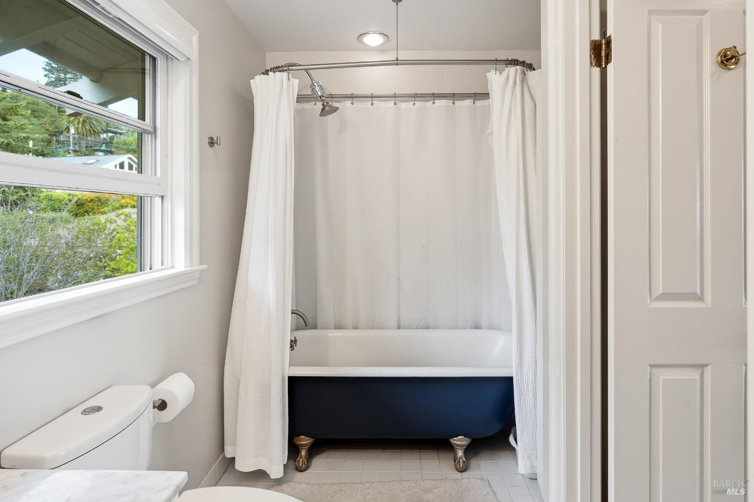 Detail Gallery Image 28 of 46 For 310 Redwood Ave, Corte Madera,  CA 94925 - 3 Beds | 2/1 Baths