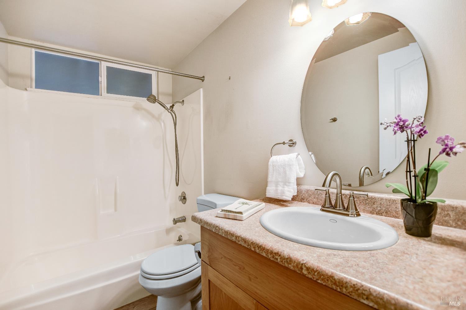 Detail Gallery Image 19 of 24 For 284 Valley Oaks Dr, Santa Rosa,  CA 95409 - 2 Beds | 2 Baths