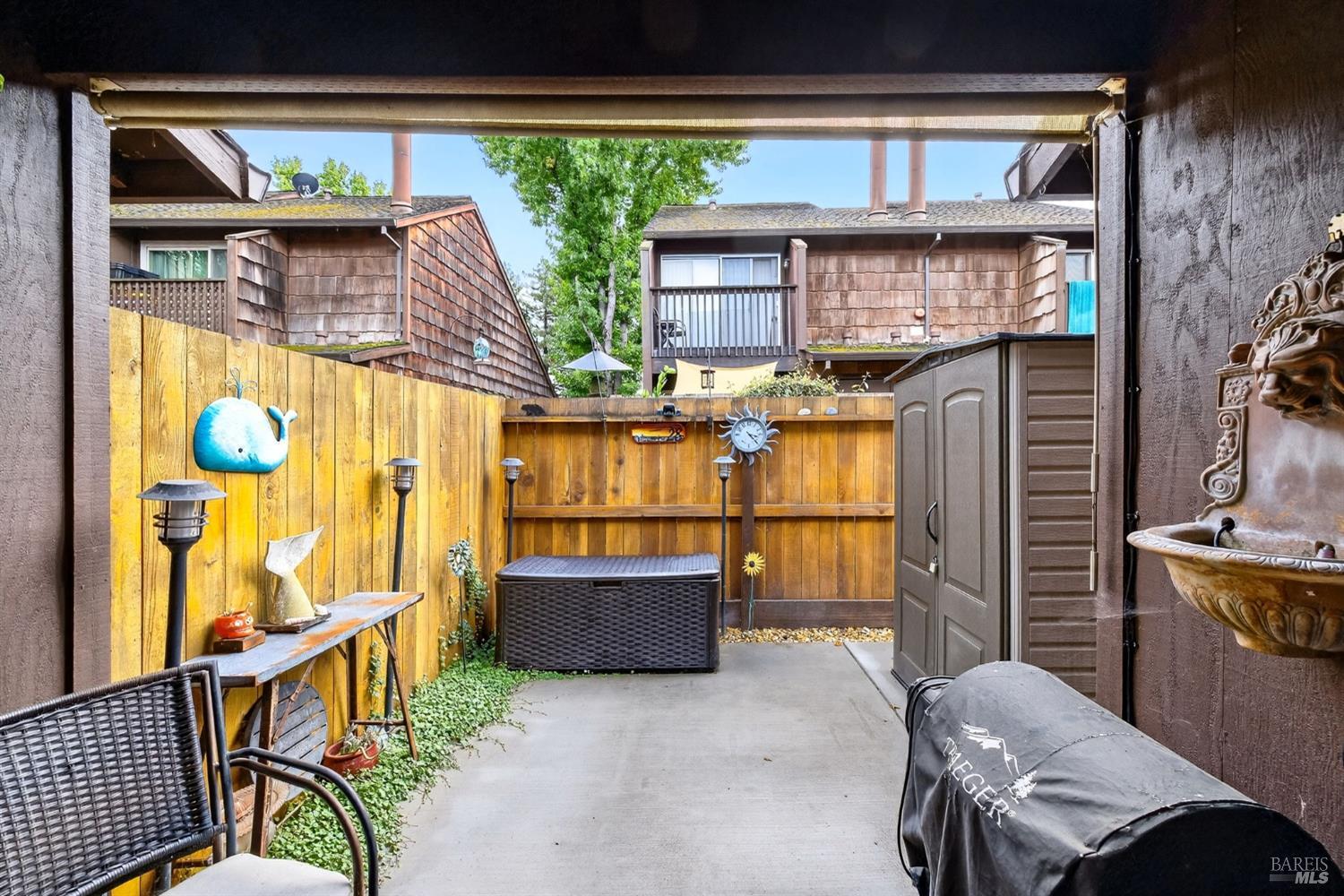 Detail Gallery Image 5 of 22 For 1501 Parkway Dr, Rohnert Park,  CA 94928 - 2 Beds | 1/1 Baths