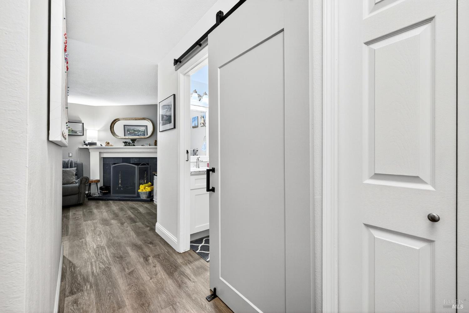 Detail Gallery Image 12 of 22 For 1501 Parkway Dr, Rohnert Park,  CA 94928 - 2 Beds | 1/1 Baths