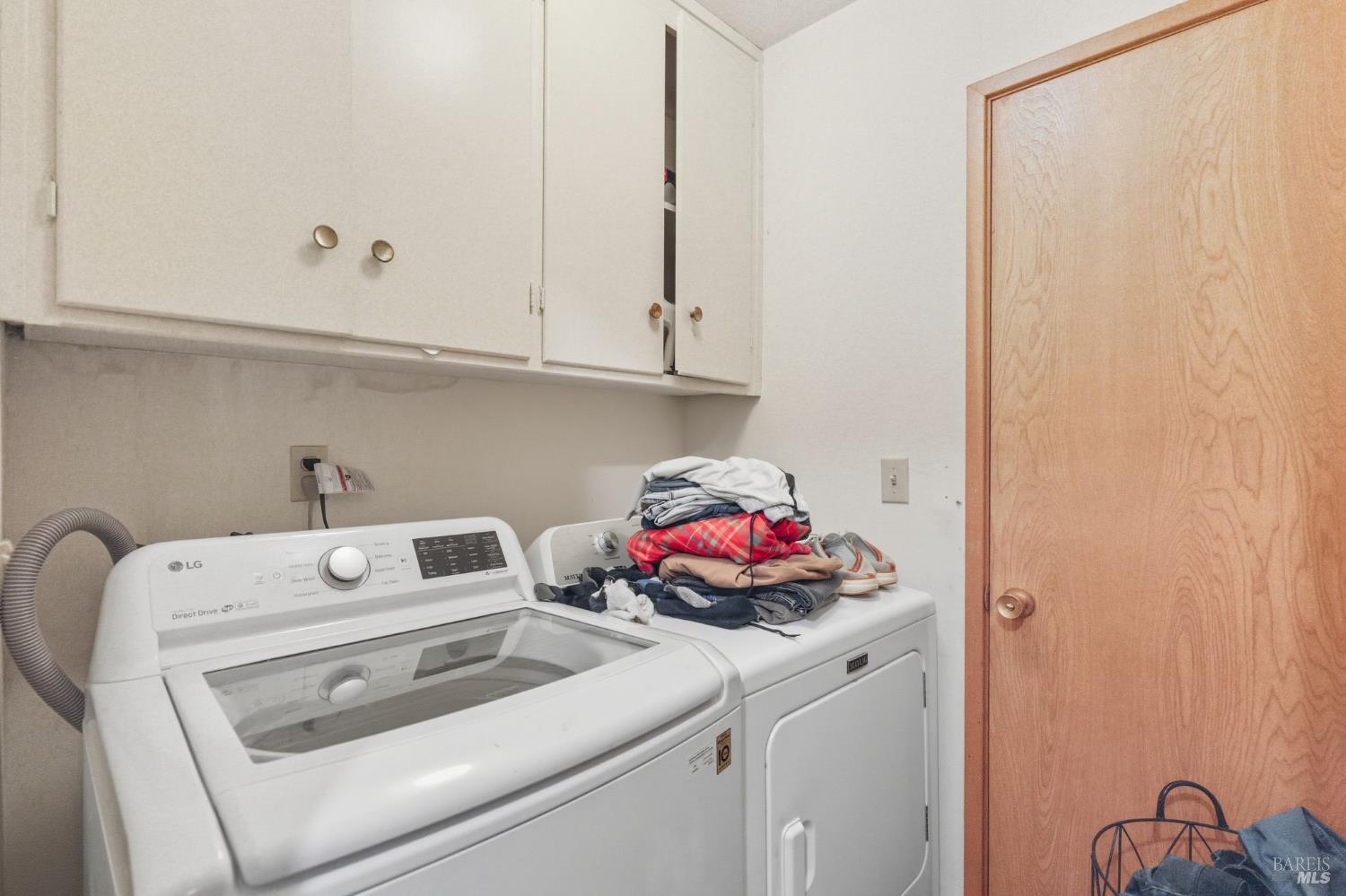 Detail Gallery Image 20 of 34 For 1 Green Point Ln, Novato,  CA 94945 - 3 Beds | 3/1 Baths